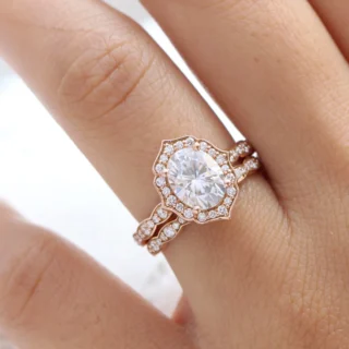Elegance Restored Oval Engagement Rings Inspired by the Past