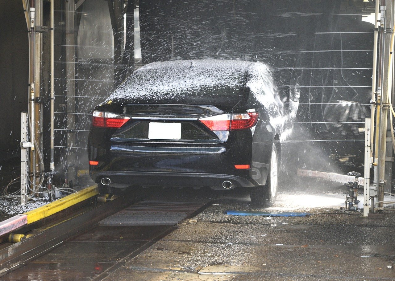 Why Hand Car Wash Services Are the Smarter Choice for Your Vehicle