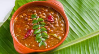 Healthy South Indian Lunch Recipes for Diabetics: Athikai Kootu (Unripe Fig and Moong Dal Curry)