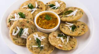 Healthy South Indian Breakfast for Diabetics: Kancheepuram Idli